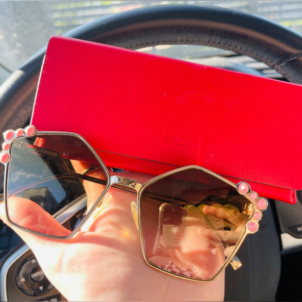 Fendi women sunglasses